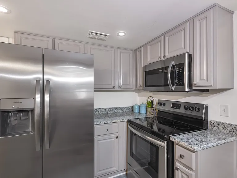 6116 Shakespeare Dr — Photo 11