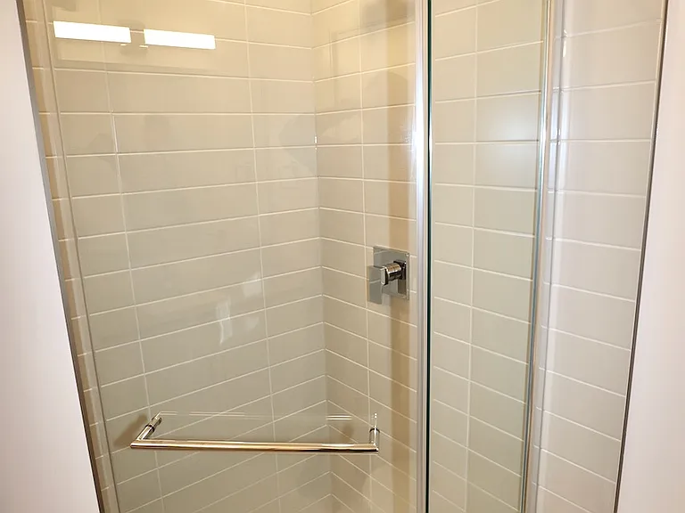 1082086Ave - 7_08232020