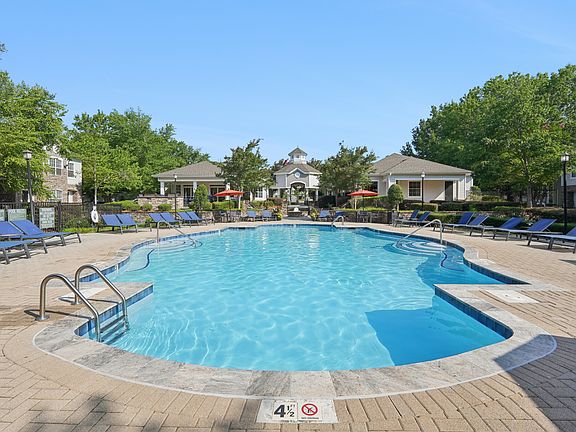 2nd image of 7030 Parkway Commons Dr #1-101