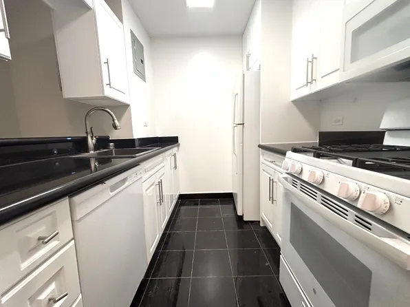 400 East 71st Street image 1 of 12