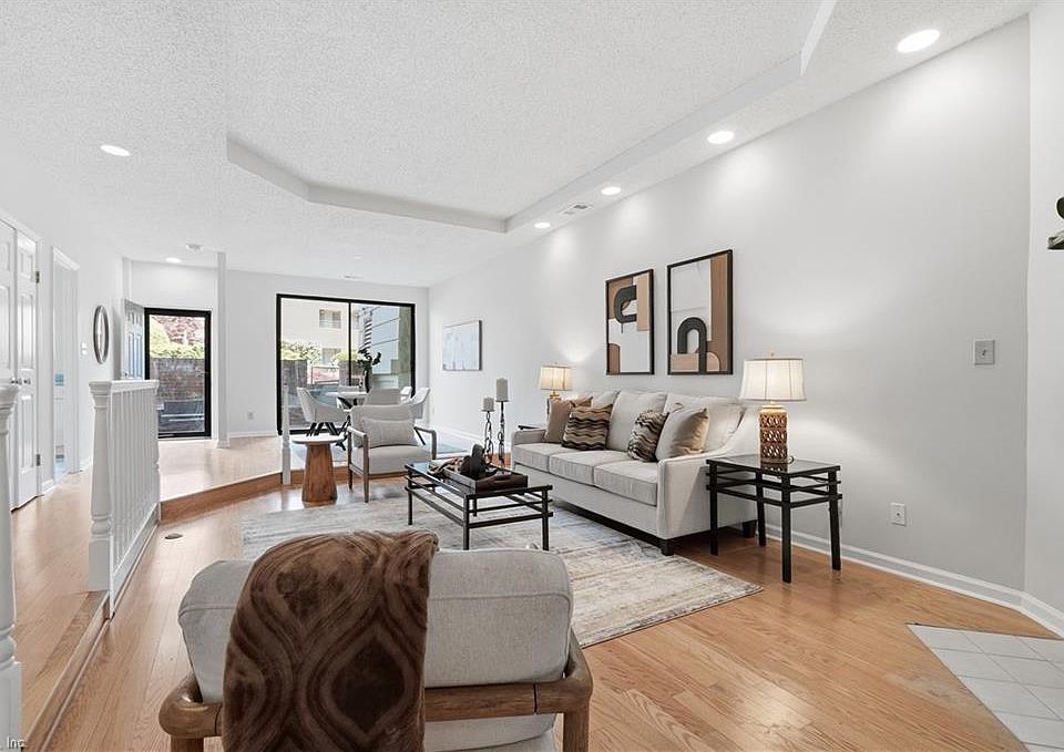 1st image of 401 College Pl APT 13