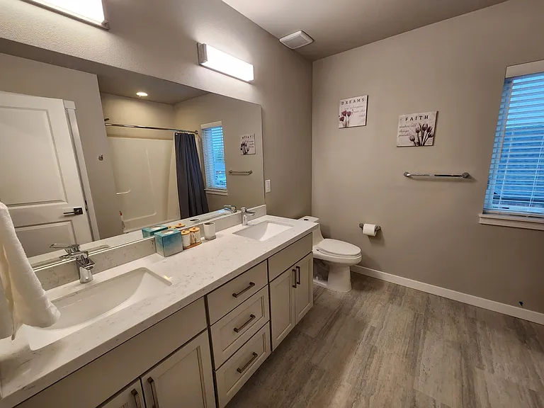538 Shattuck Ave S — Photo 19