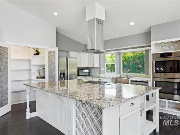 3323 N Acre Ln, Boise, ID 83704