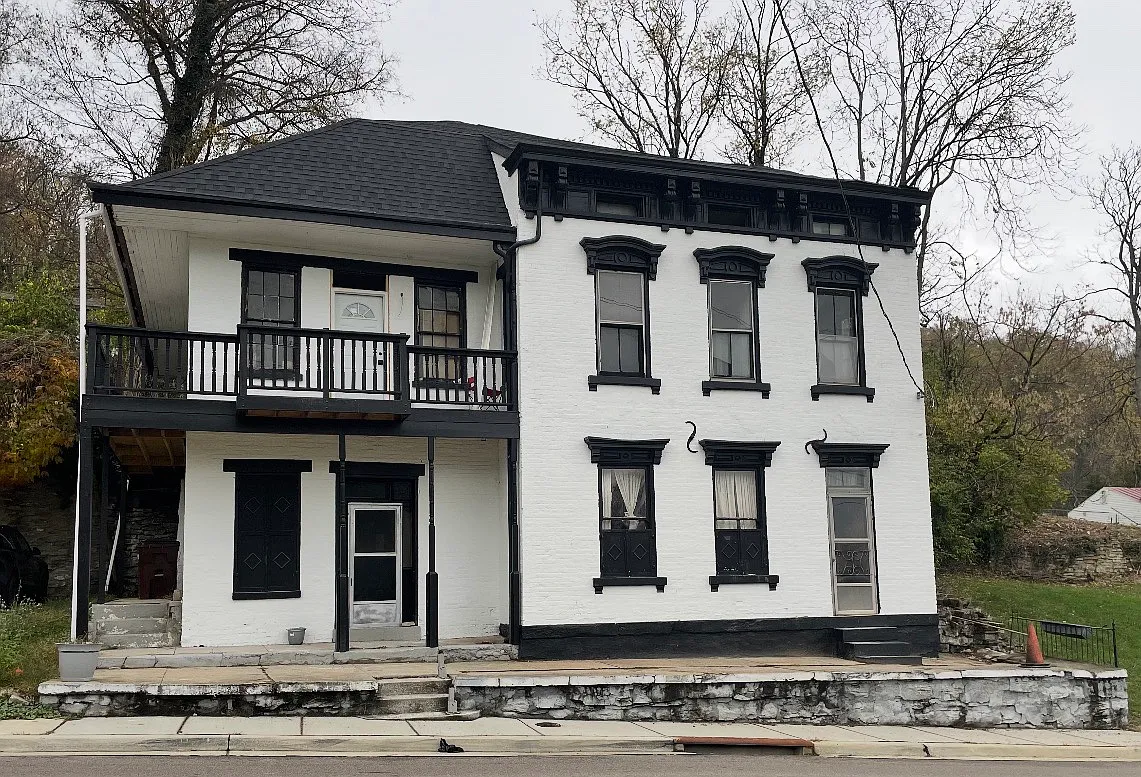2 bed, $1,200 — Photo 1