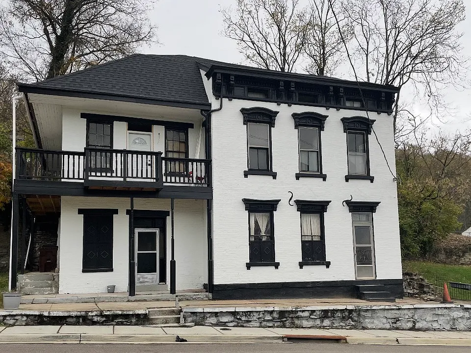 1008 Amsterdam Rd #2