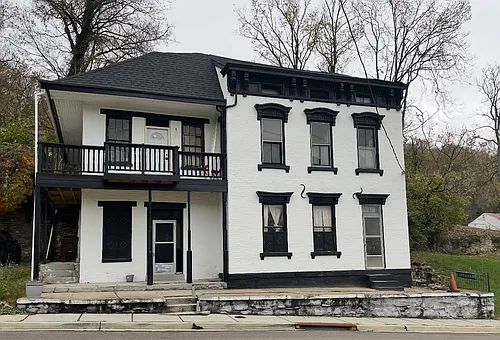 1008 Amsterdam Rd #1 Photo 1