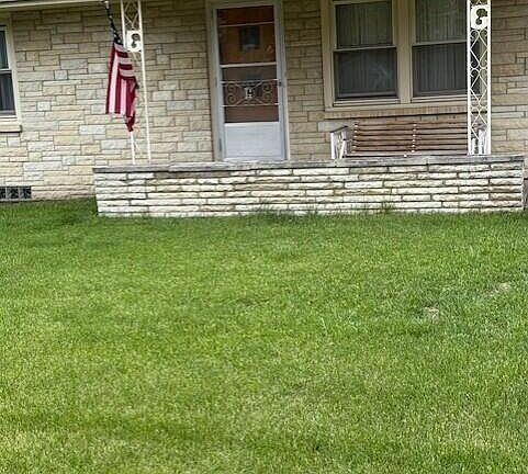 5th image of 208 W Chestnut