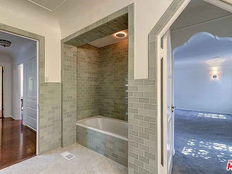 6630 Colgate Ave — Photo 8