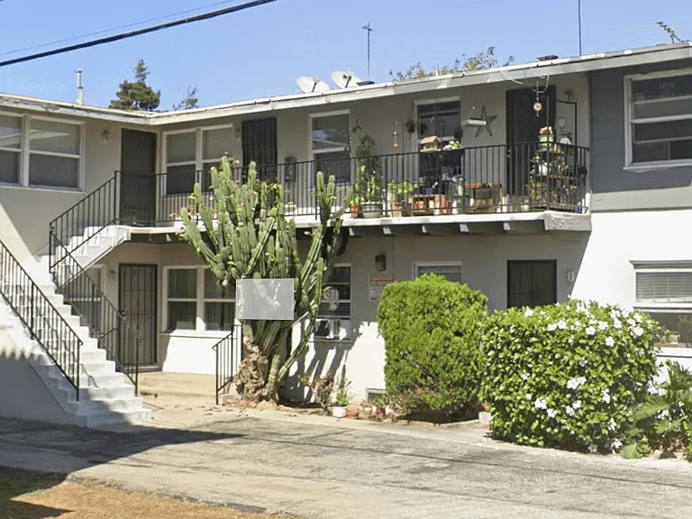 12021 Louise Ave — Photo 2