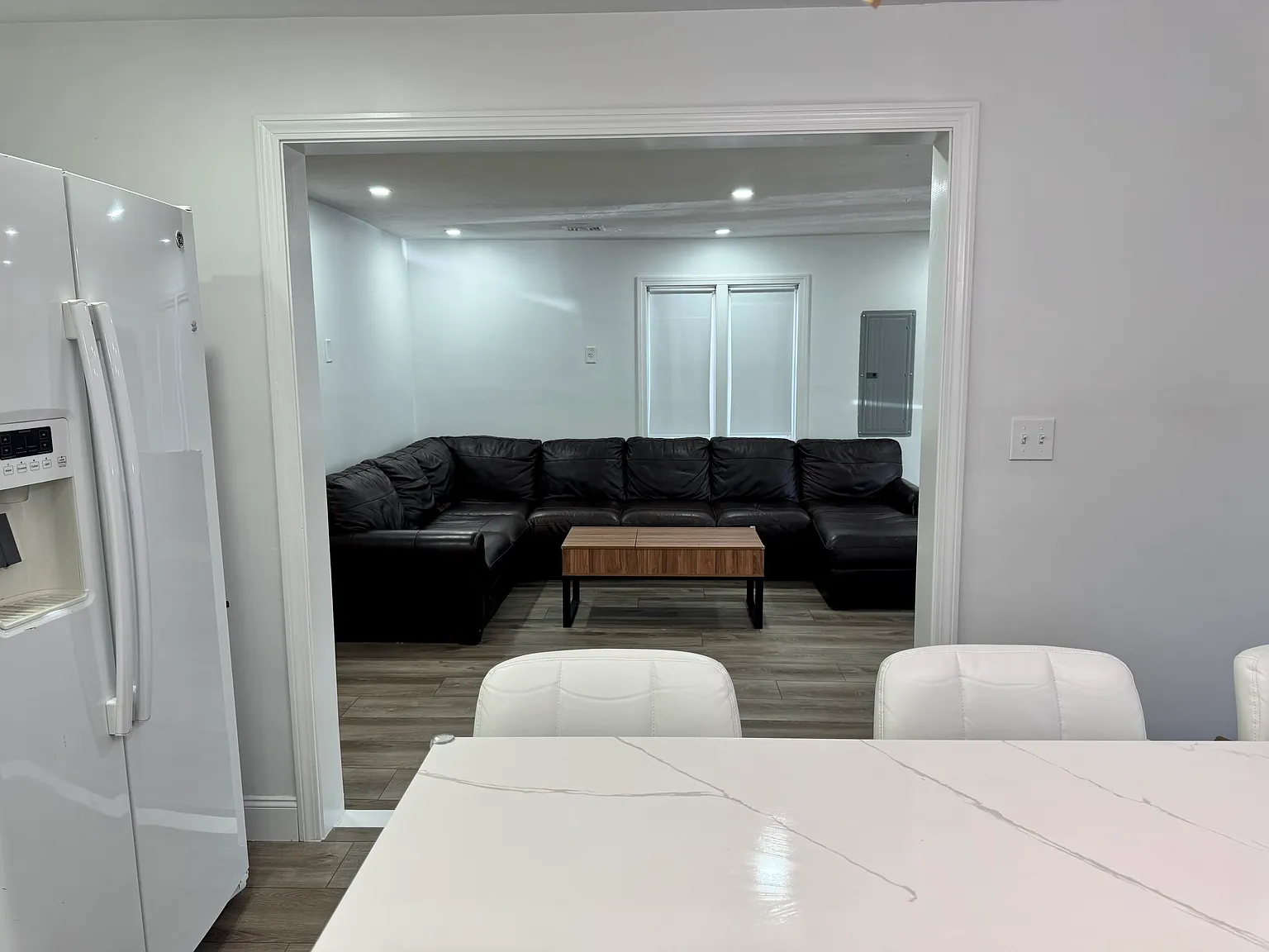3 bed, 1812 sqft, $3,000 — Photo 4