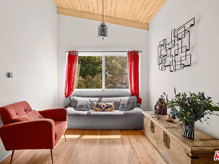 3612 Greenwood Ave — Photo 4