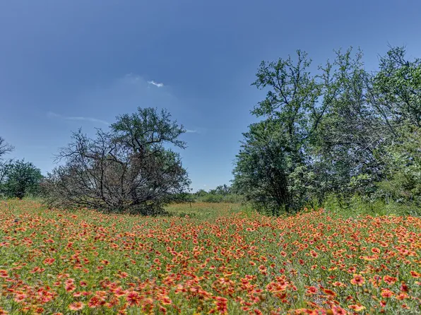 217 Thomas Len Rd, Azle, TX 76020