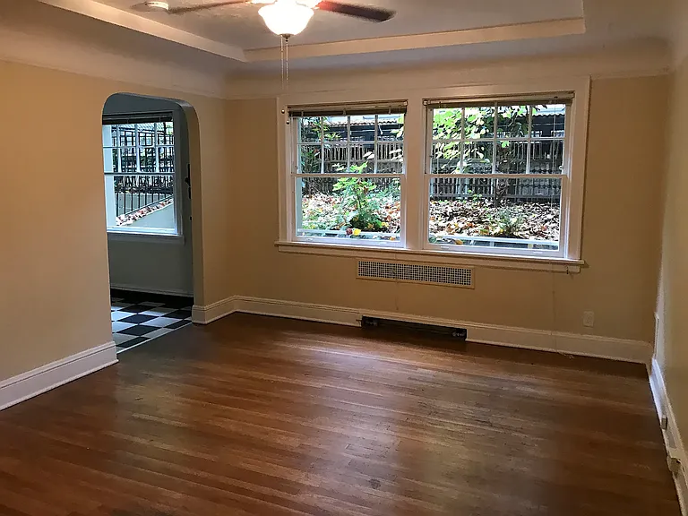 Flanders Apartments — Photo 4