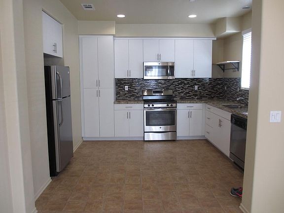 4th image of 43006 Avenida Amistad
