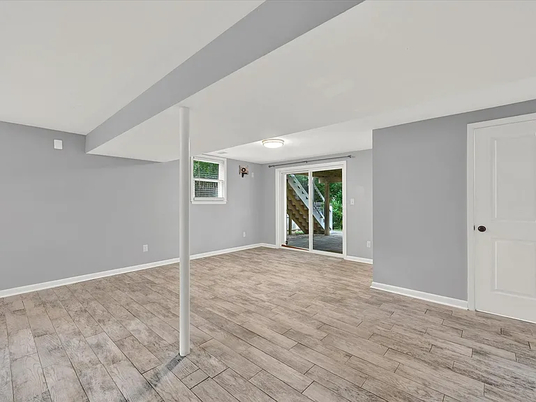 531 Kenmore Rd — Photo 15