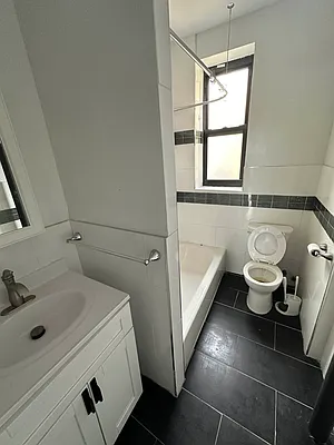 Rented by Giant Realty NY Corp | media 2