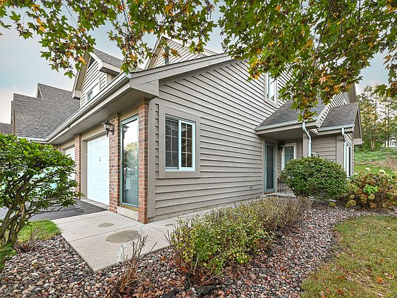 3rd image of 18475 Brookfield Lake Dr
