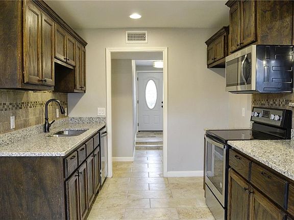 2nd image of 12127 High Meadow Dr