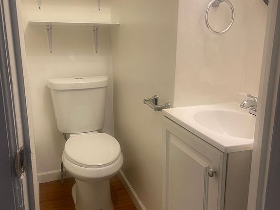 3rd image of 921 6th Ave N #3212B999B