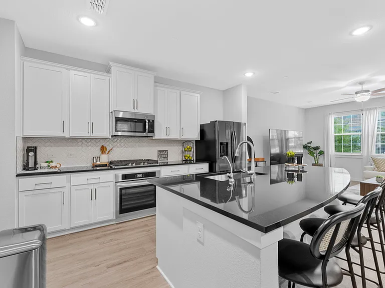 2922 Alto Dr — Photo 8