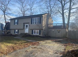 24 Arden Ct, Warwick, RI 02889