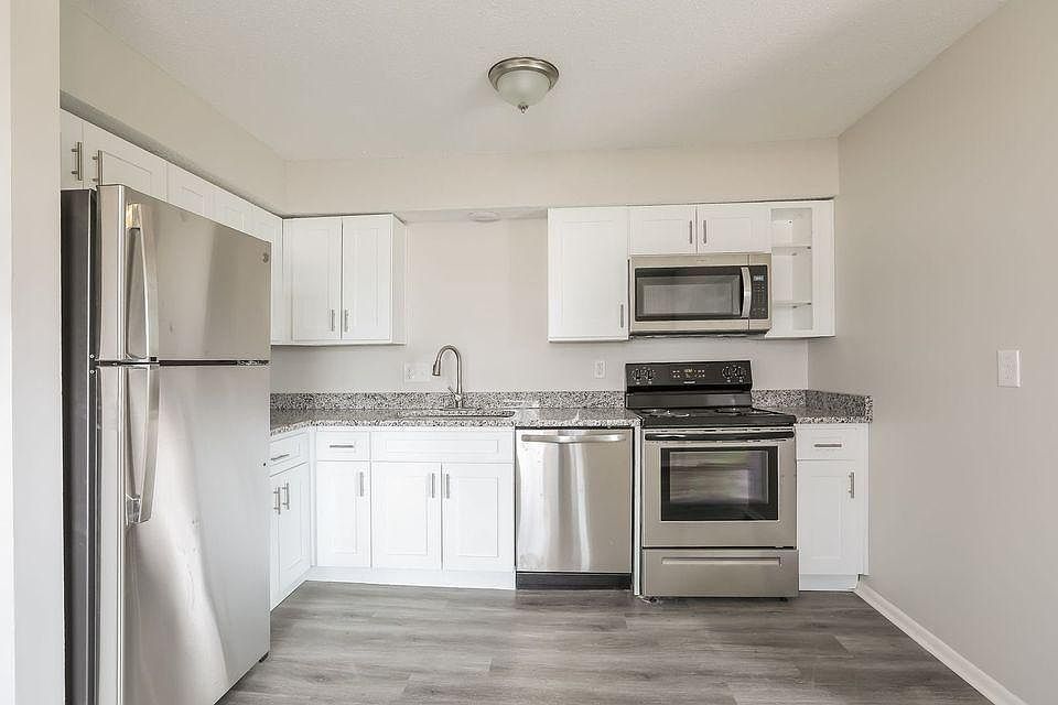 1st image of 405 Woodland Ave #D