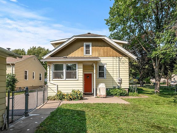 4th image of 1926 Ivy Ave E