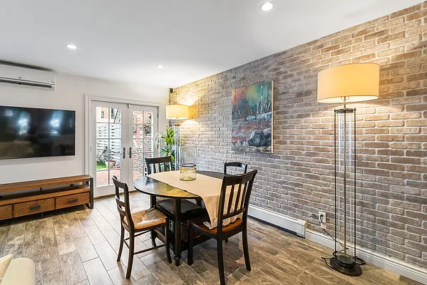 Rented by Daniel Gale Sotheby's International Realty | media 8