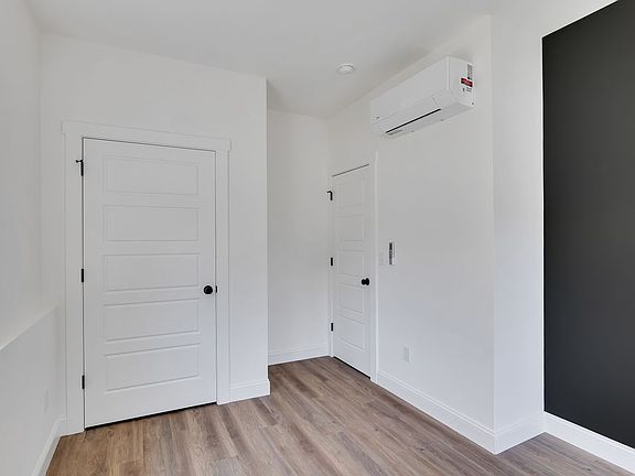 4th image of 36 Pawling Ave #100