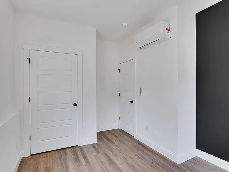 36 Pawling Ave #100 — Photo 4