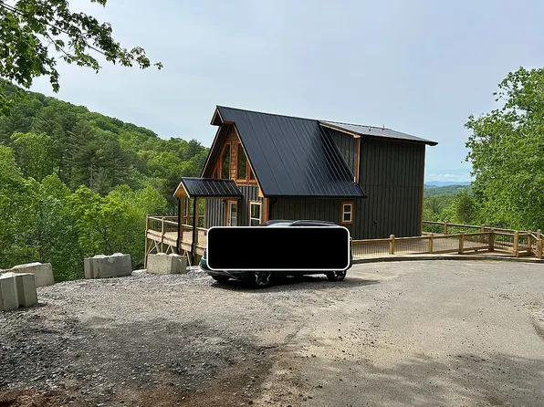 430 Fiddlers Way, Brasstown, NC 28902