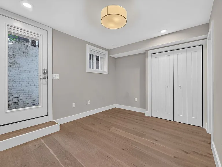 1680 Irving St NW — Photo 7