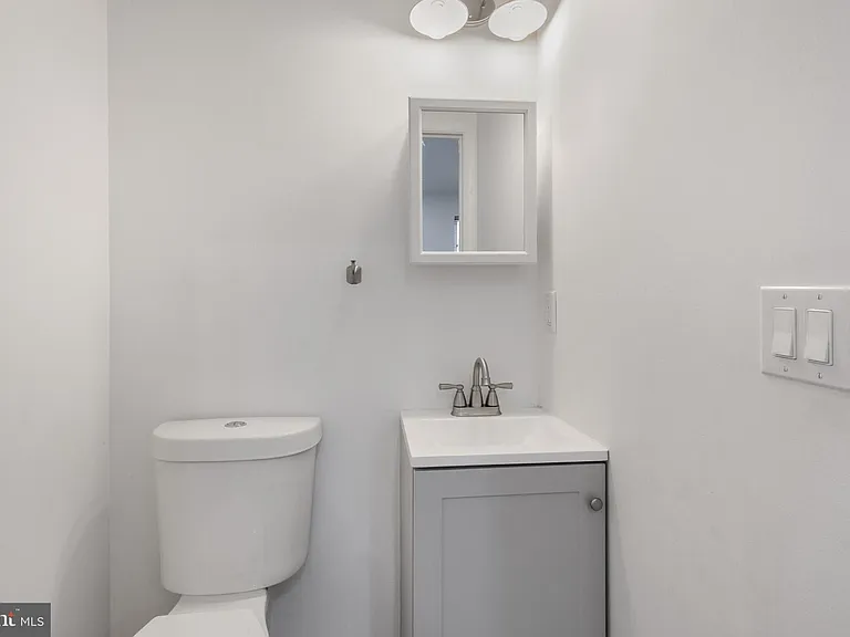2516 W Master St — Photo 4