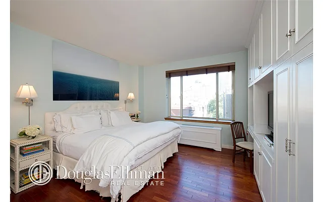 Sold by Douglas Elliman | media 15