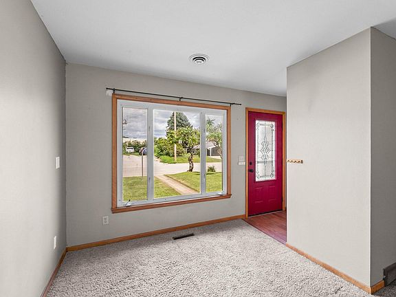 5th image of 1032 C Ave