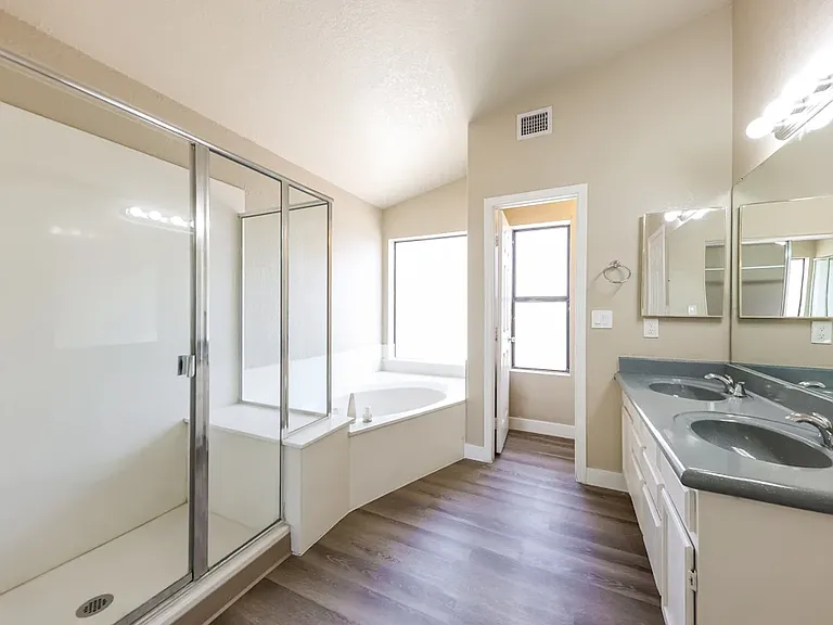 7608 W Mescal St — Photo 5