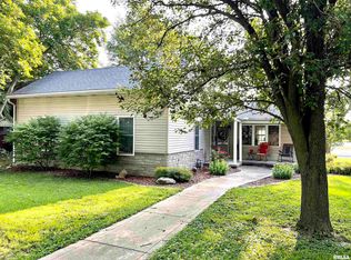 417 N Vine St, Mount Pulaski, IL 62548