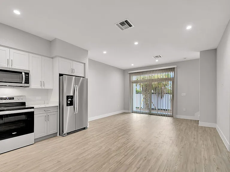 Prince Place Townhomes — Photo 2