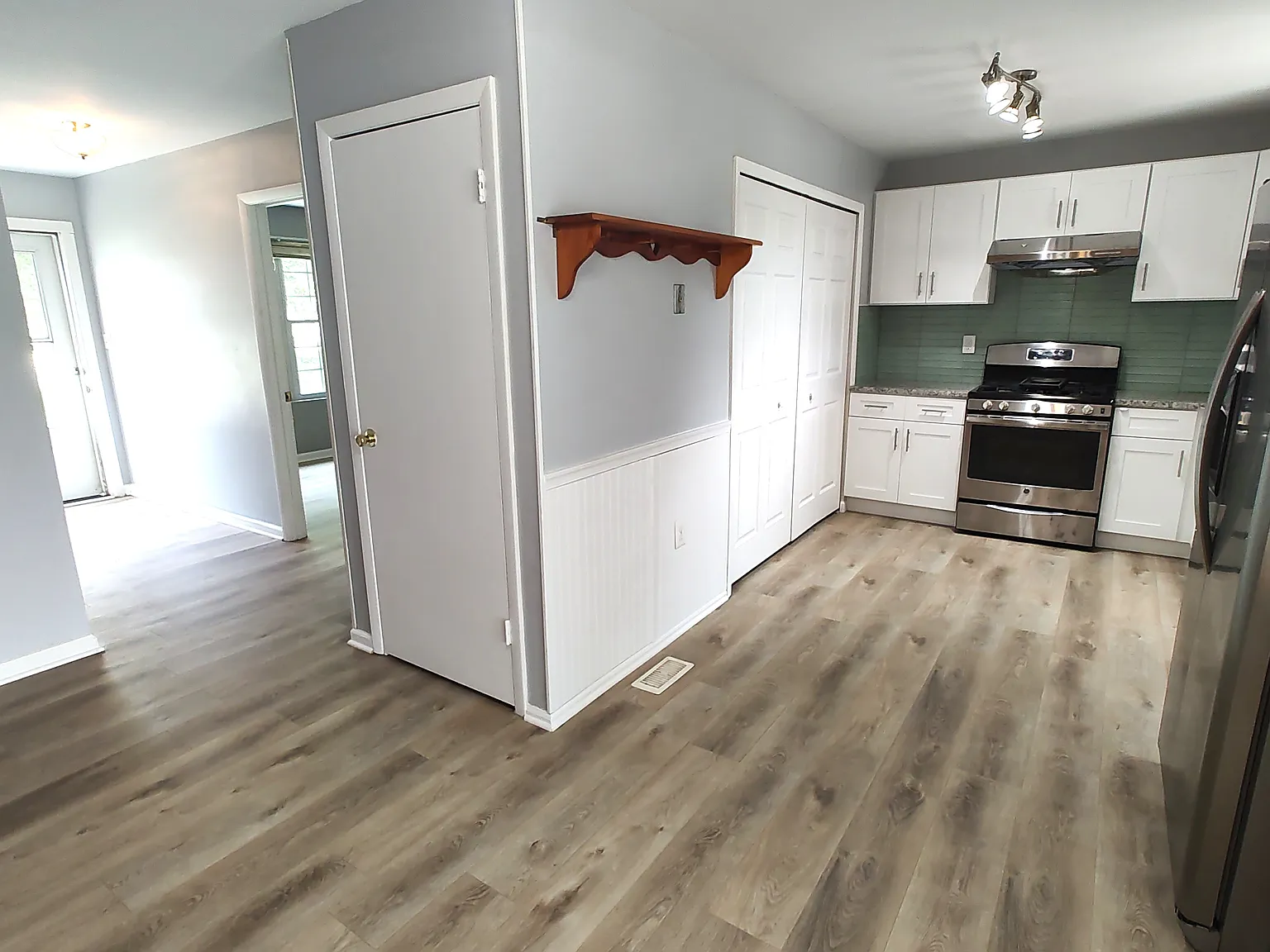 4 bed, 1124 sqft, $2,800 — Photo 2
