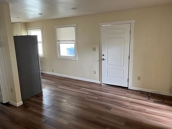 4th image of 619 Walnut Ave #B