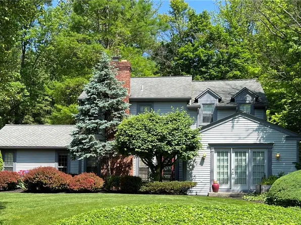 4701 Parkview Dr N, Emmaus, PA 18049