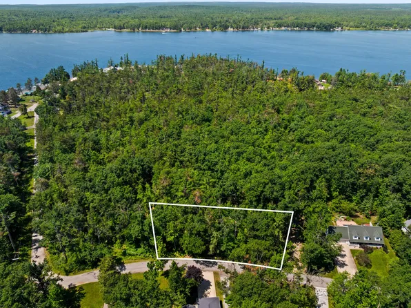 15 Wah Wah Soo Dr, Gaylord, MI 49735