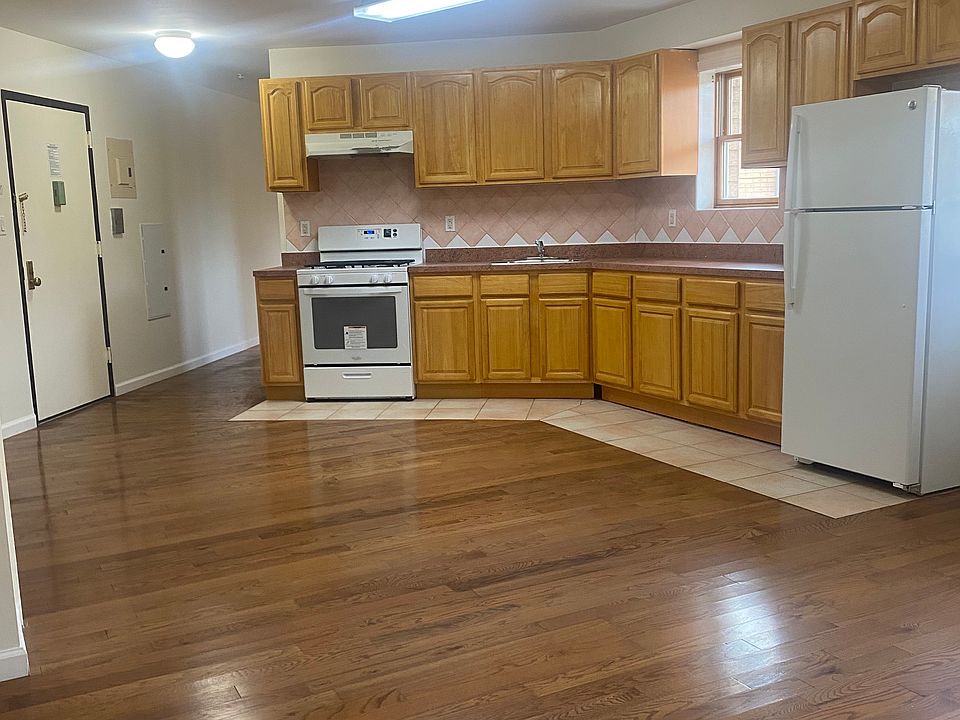 1st image of 1645 Ralph Ave #2M