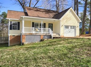 7293 Edgehill St, Gloucester, VA 23061