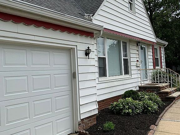 2nd image of 455 Acacia Dr
