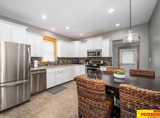 208 W Pine St, Cedar Bluffs, NE 68015