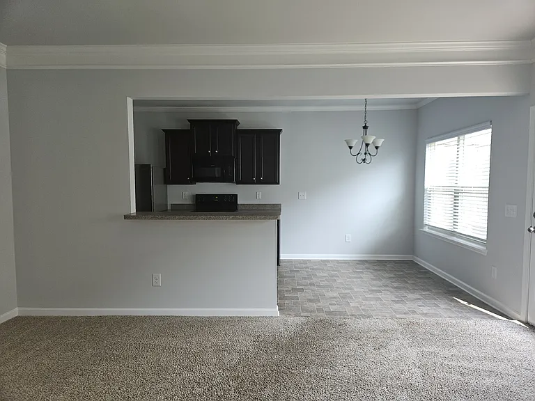 261 Valley Xing — Photo 4