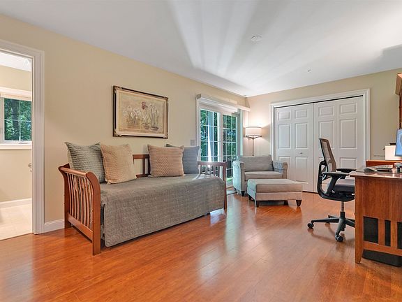 4th image of 243 Drakeside Road #4