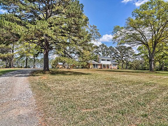 5th image of 1762 Bell Rd