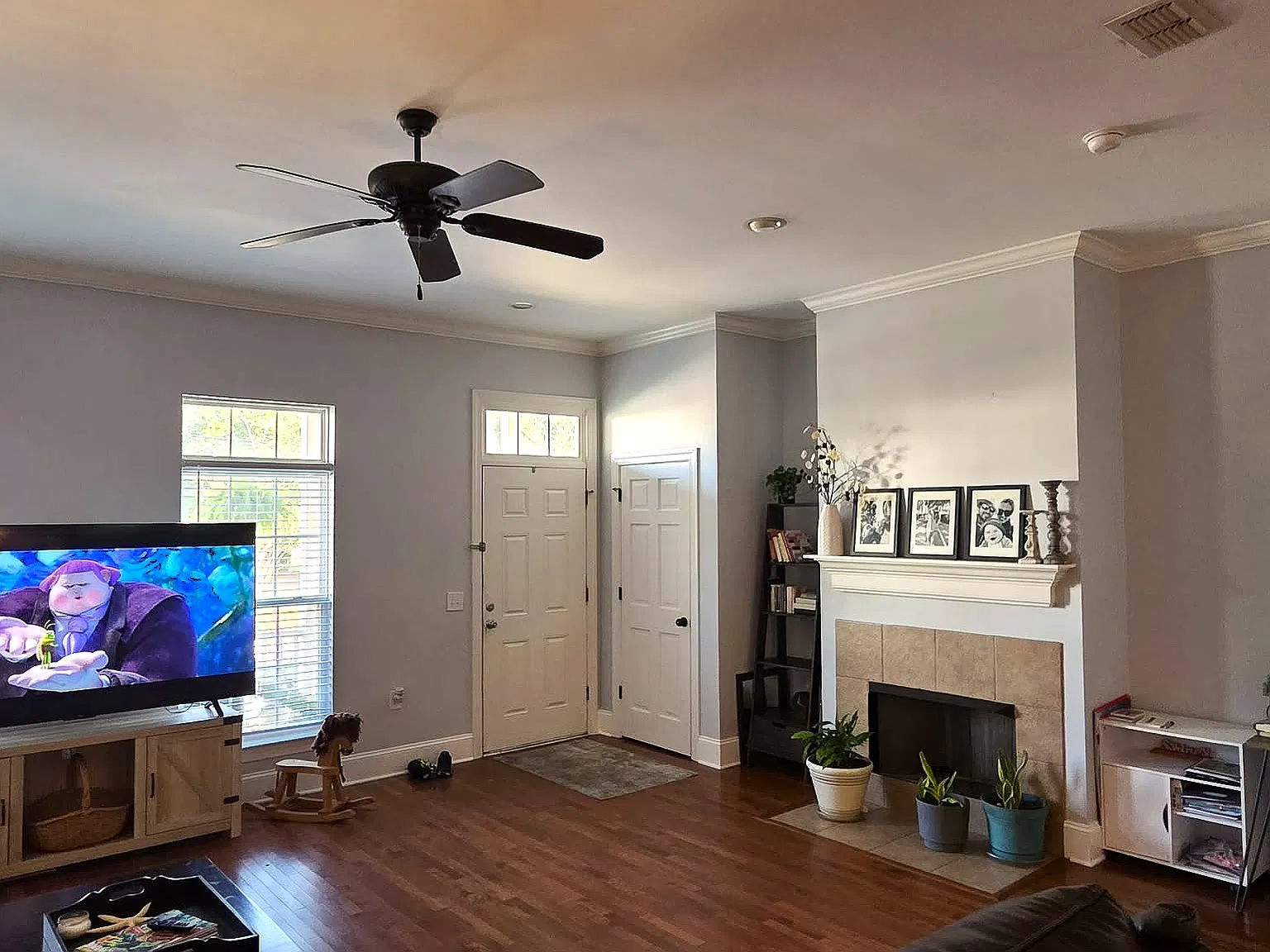 3 bed, 2.5 bath, 2200 sqft, $2,400 — Photo 4